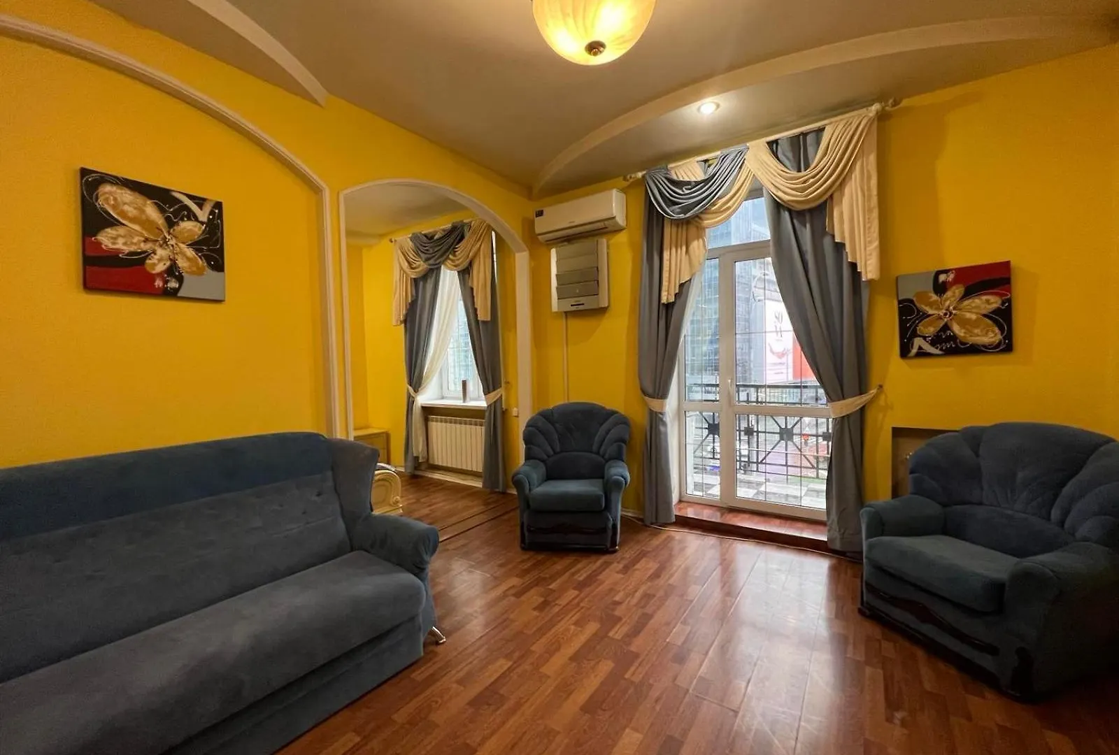 Apartment Near Gulliver 基輔