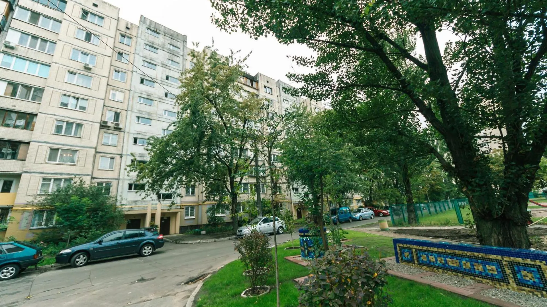 Apartment Near Gulliver 基輔
