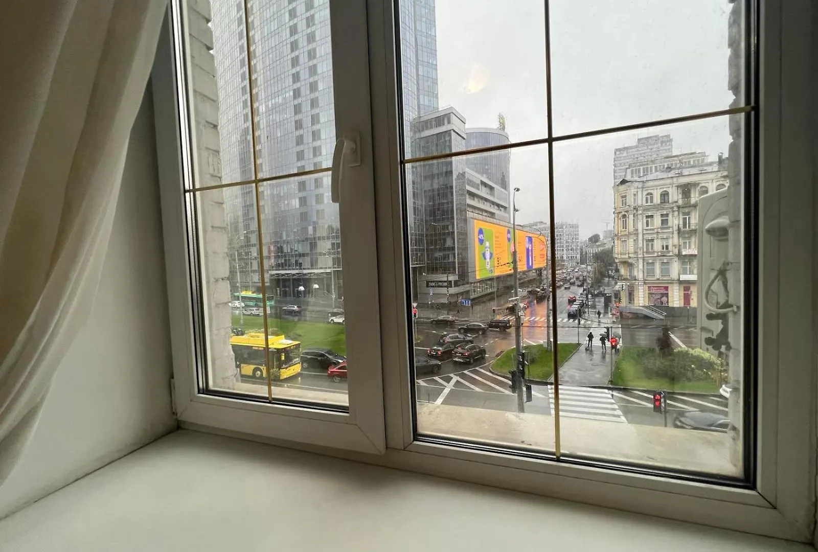 Apartment Near Gulliver Kyiv