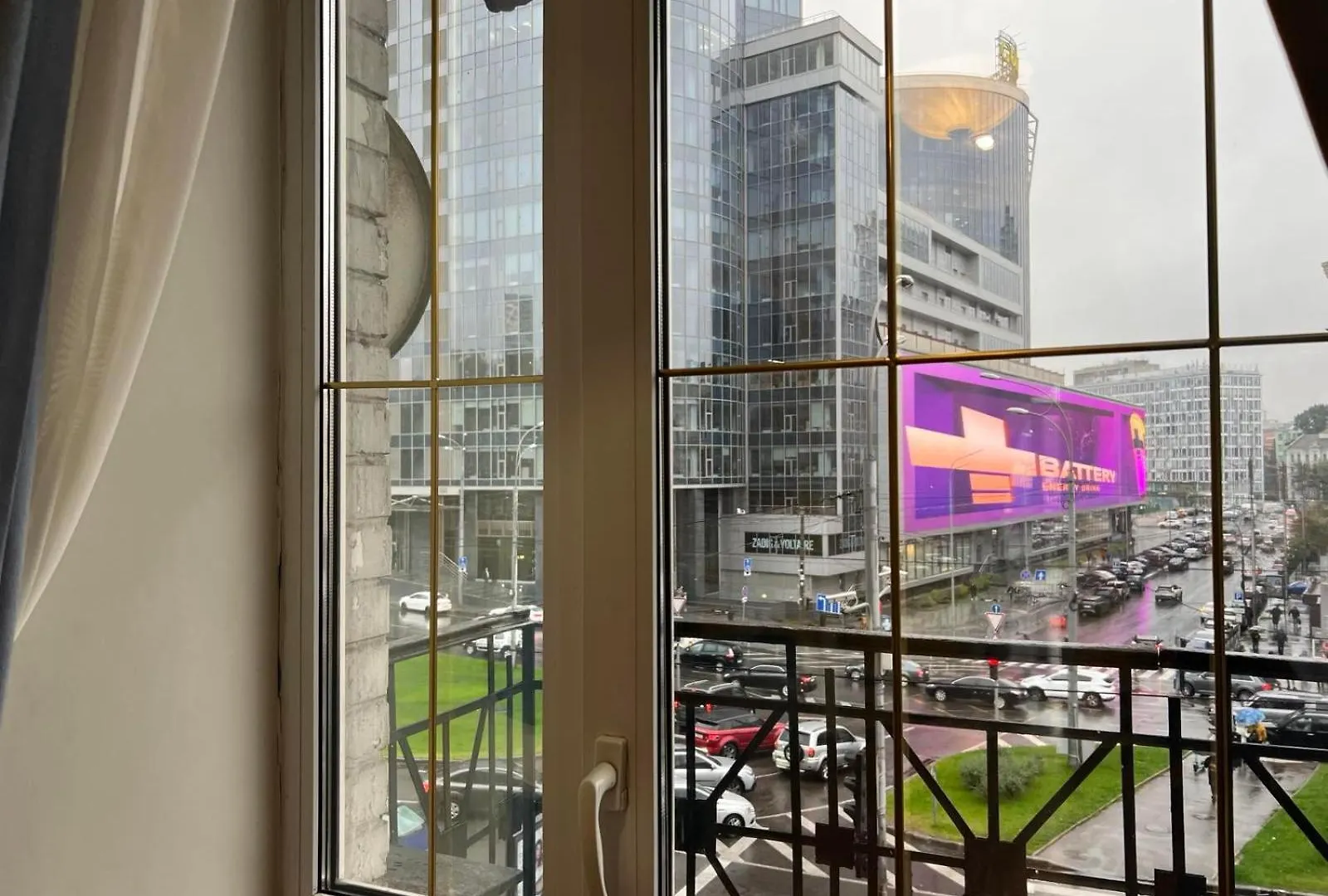 Apartment Near Gulliver Kyiv
